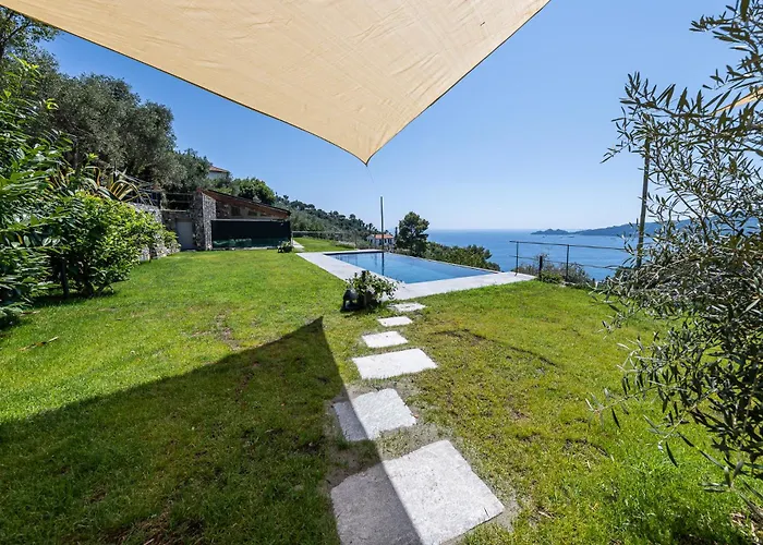 Dufour 1 Lusso, Spazio E Vista Mare זואליי