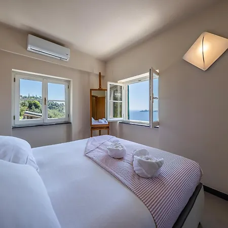 Dufour 1 Lusso, Spazio E Vista Mare זואליי